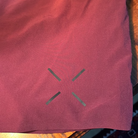 NWOT Ten Thousand Maroon Interval Short (No Liner) 7" Size Small - Picture 4 of 7
